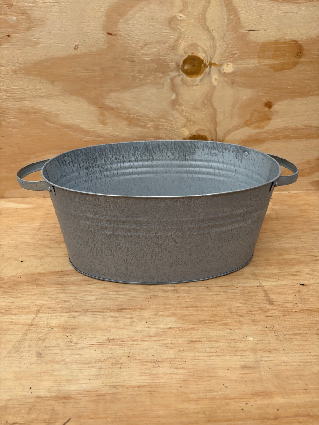 Oval zinc pot