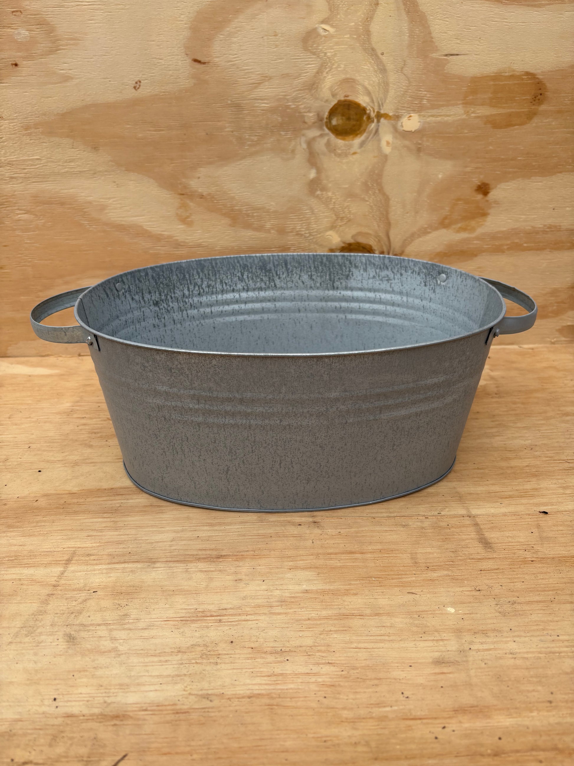 Oval zinc pot