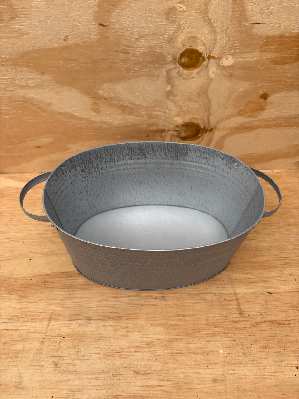 Oval zinc pot